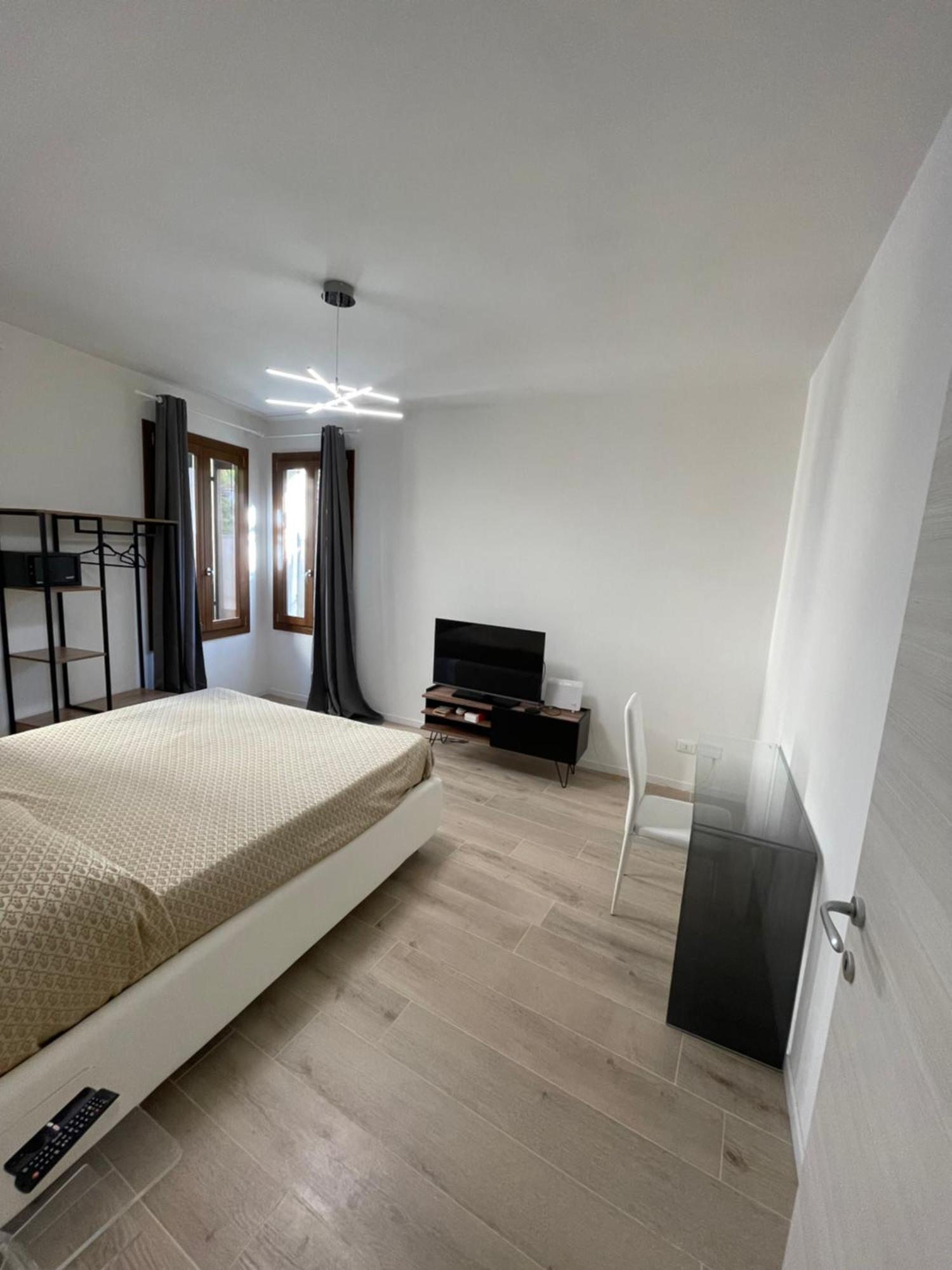 Domus Apartment *